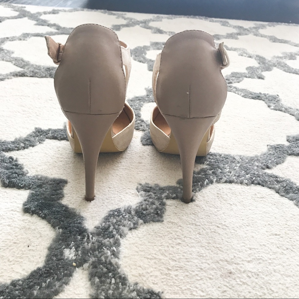 Pumps - Picture 3 of 3